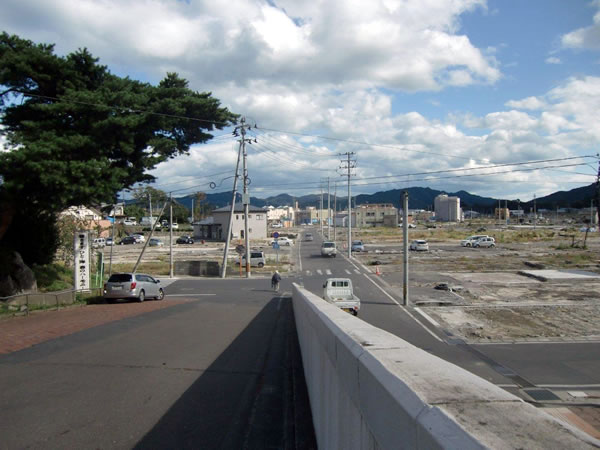 山田町役場前（山田町八幡町）