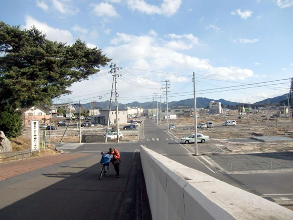 山田町役場前（山田町八幡町）