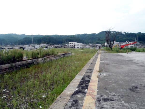 陸中山田駅プラットホーム（山田町川向町）