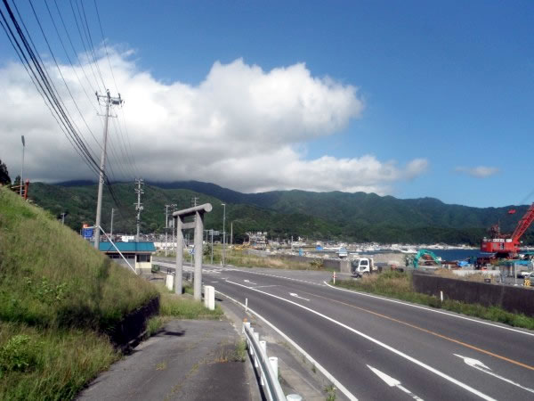 大沢　魚賀波間神社付近