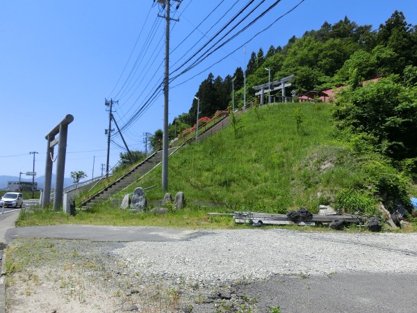 魚賀波間神社付近