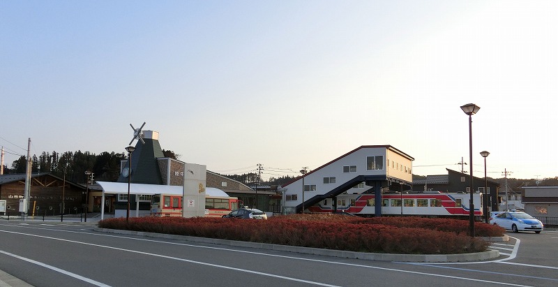 陸中山田駅
